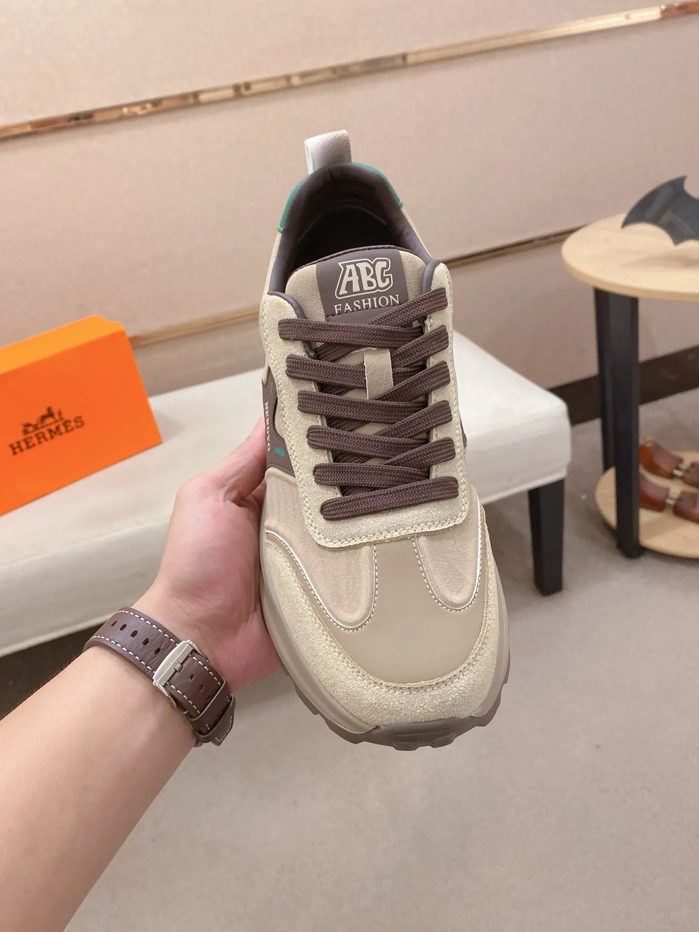 Men's clothing and shoes💰: 440💰《HERMES》【Classic Original Version】Hermès; Top 🔝 Purchasing Agency 🔍🔍Latest 🇺🇸Sold simultaneously at counters, original imported from Italy ▲▲ suede cowhide Equipped with breathable mesh ▲▲Exquisite workmanship (breathable mesh imported from Italy) sole: original sole provided by the original factory, ⚠️exclusive double-layer activity·TPR·rubber·combined molded outsole; Code number: 38-44